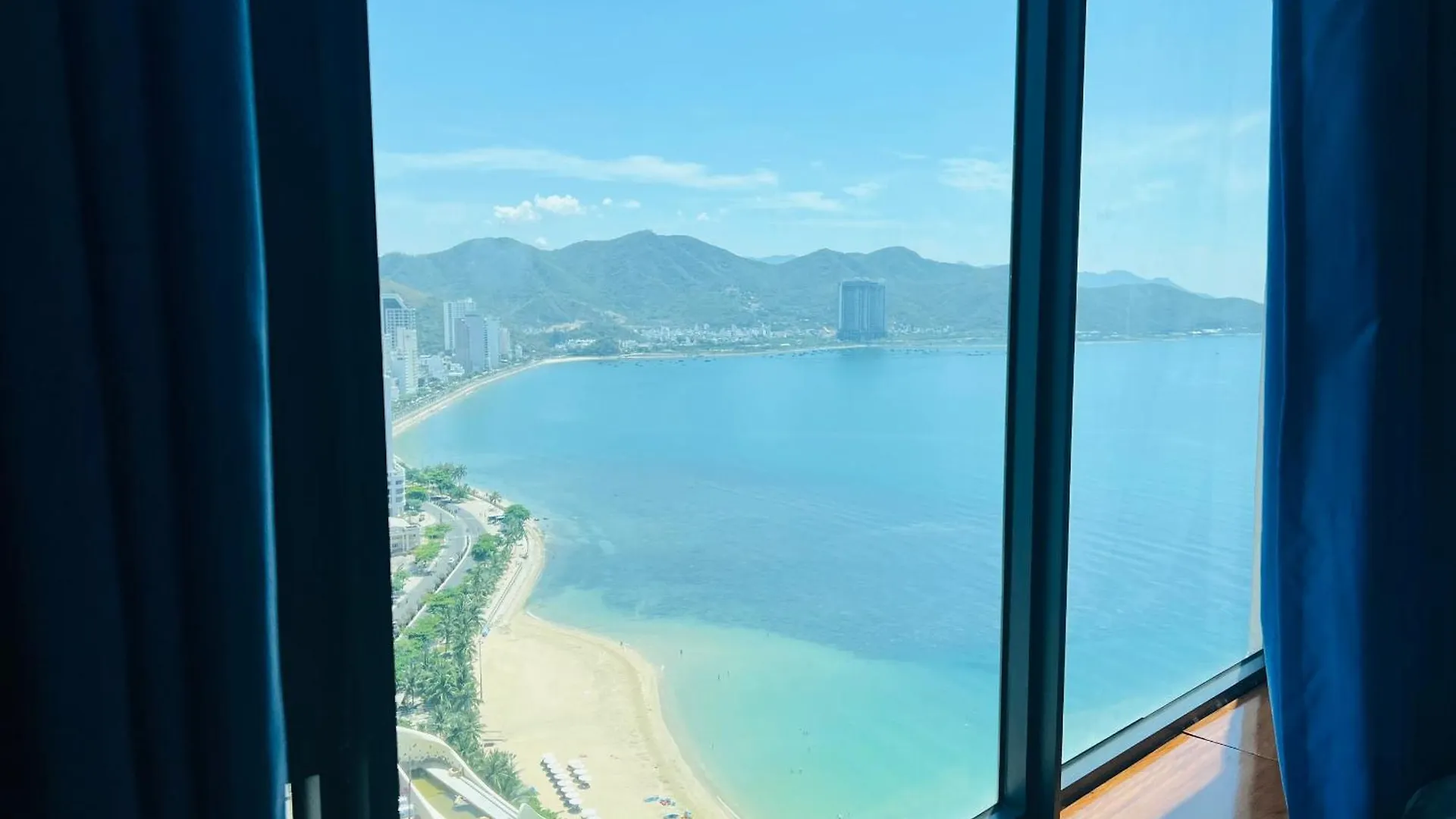 Summer Ocean View Mtvt Apartment Нячанг